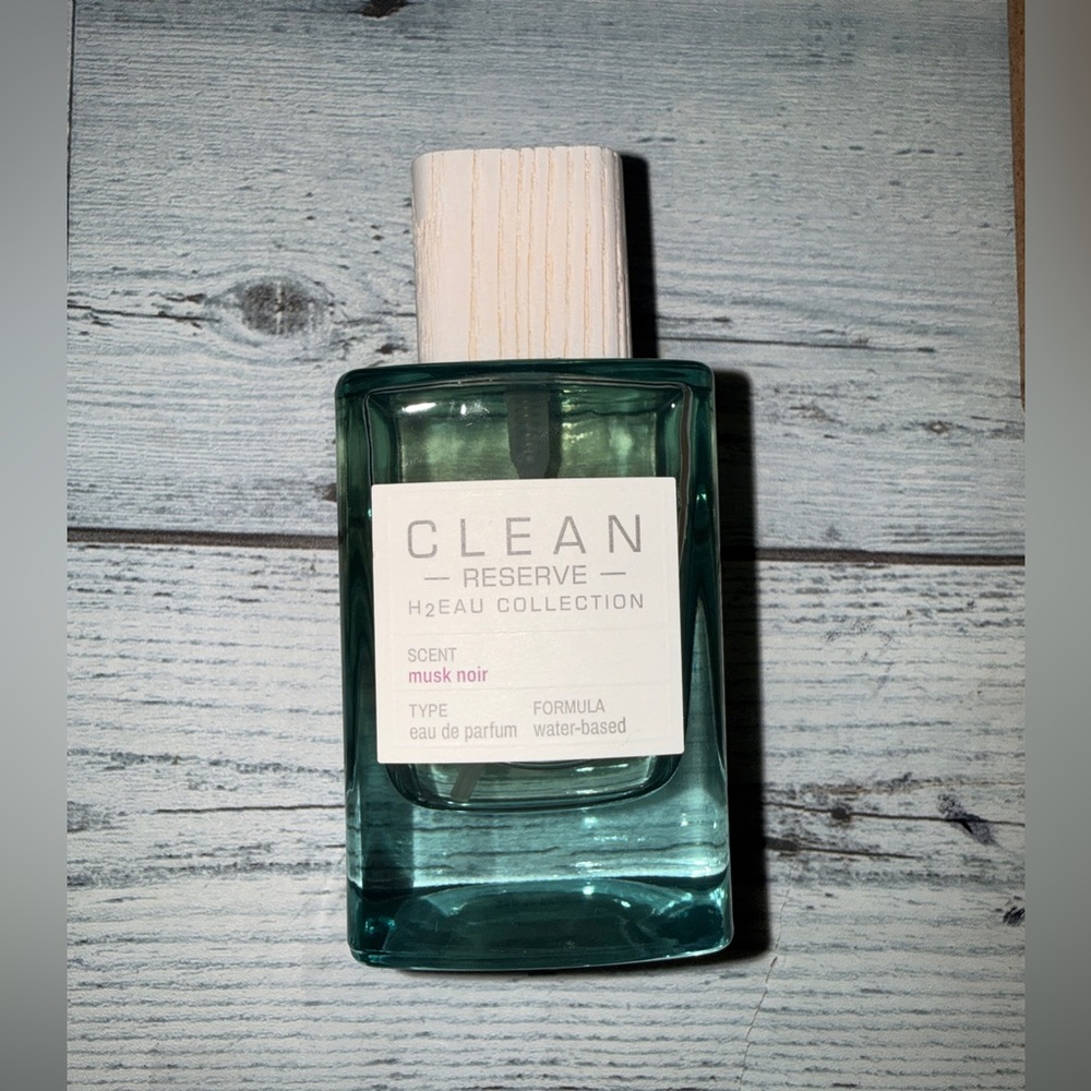 NWOB CLEAN Musk Noir Eau de Parfum - Aqua Green